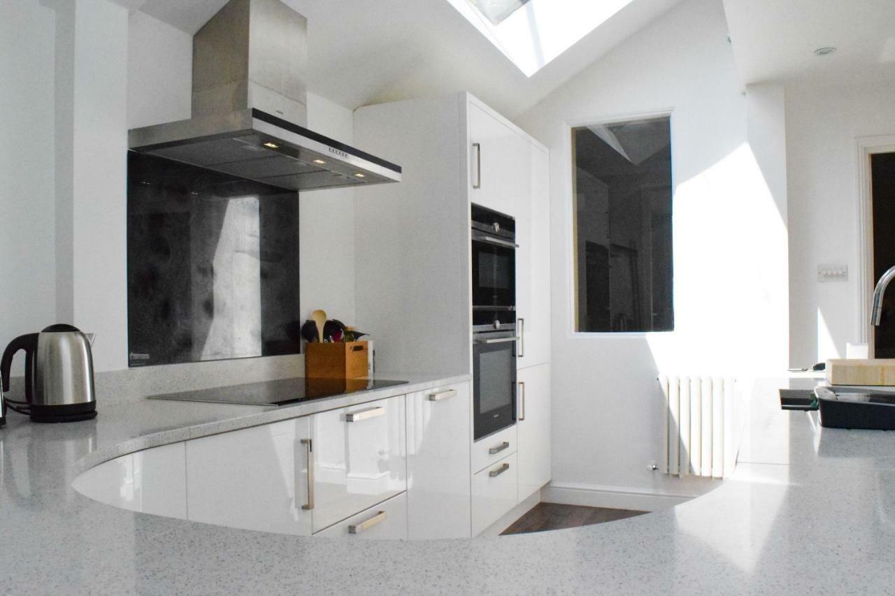 3 Bedroom Family House With A Superb Kitchen And Garden Λονδίνο Εξωτερικό φωτογραφία