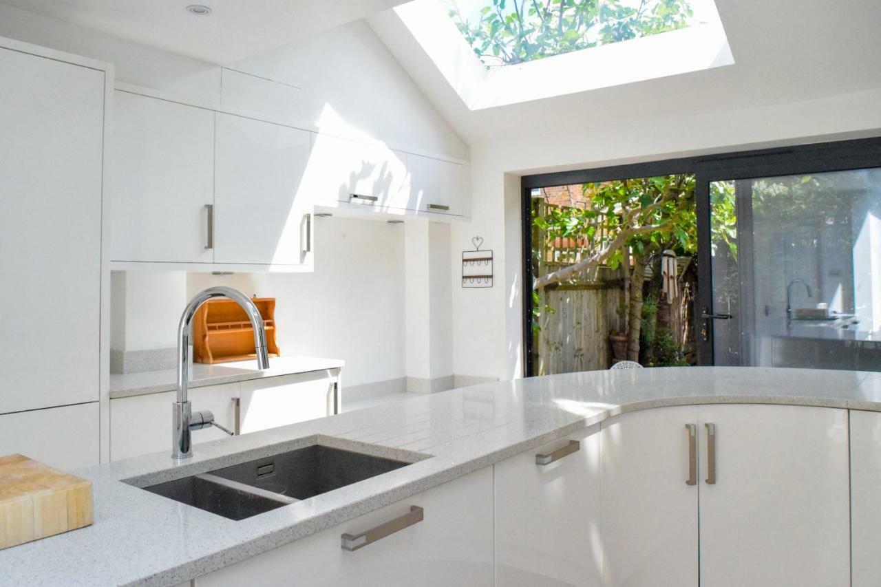 3 Bedroom Family House With A Superb Kitchen And Garden Λονδίνο Εξωτερικό φωτογραφία